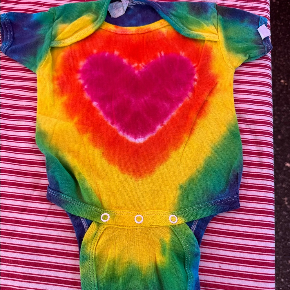 Organic Tie Dye Onsie- Sz 12 Months-New